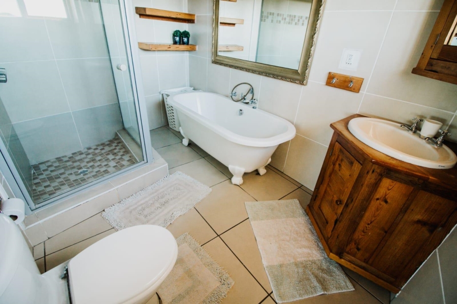 4 Bedroom Property for Sale in Paradise Beach Eastern Cape